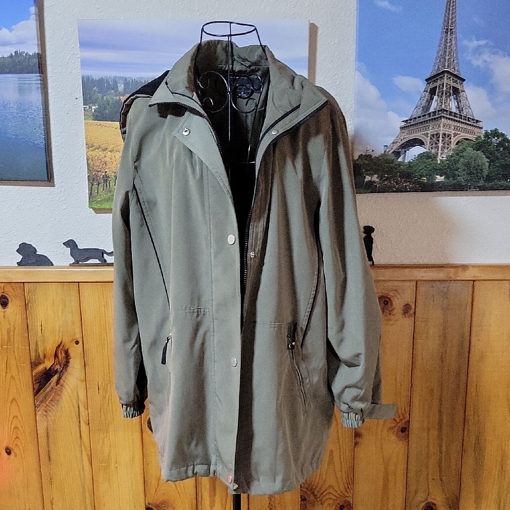Regent Park Women's Olive Coat